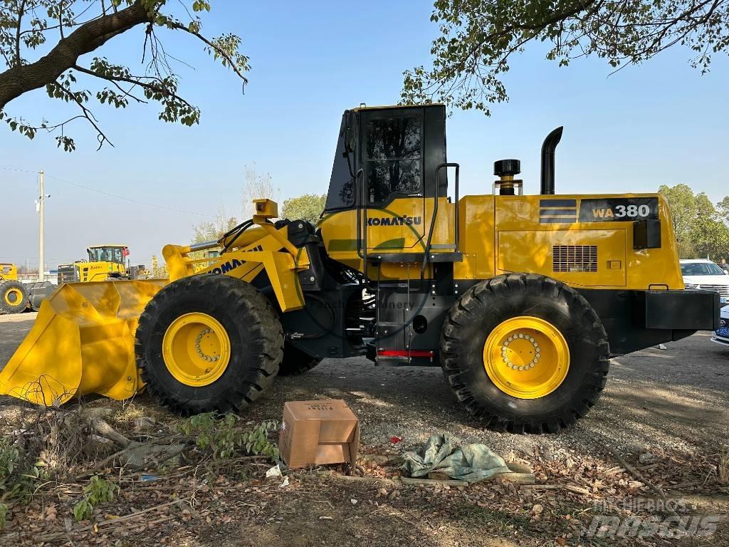 Komatsu WA 380 Pale gommate