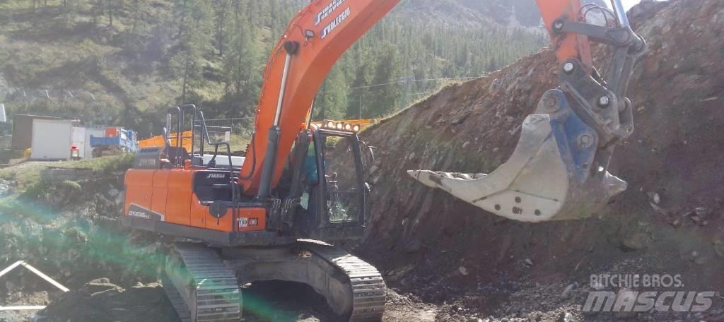 Doosan DX 235 Escavatori cingolati
