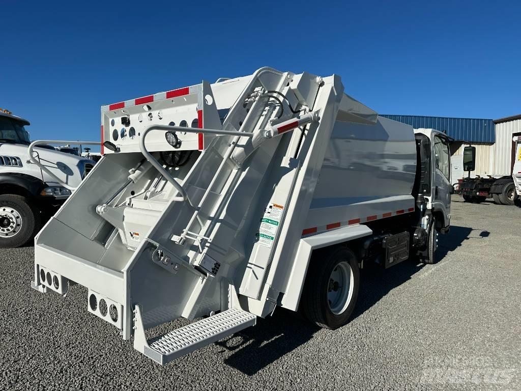Isuzu NRR Camion dei rifiuti