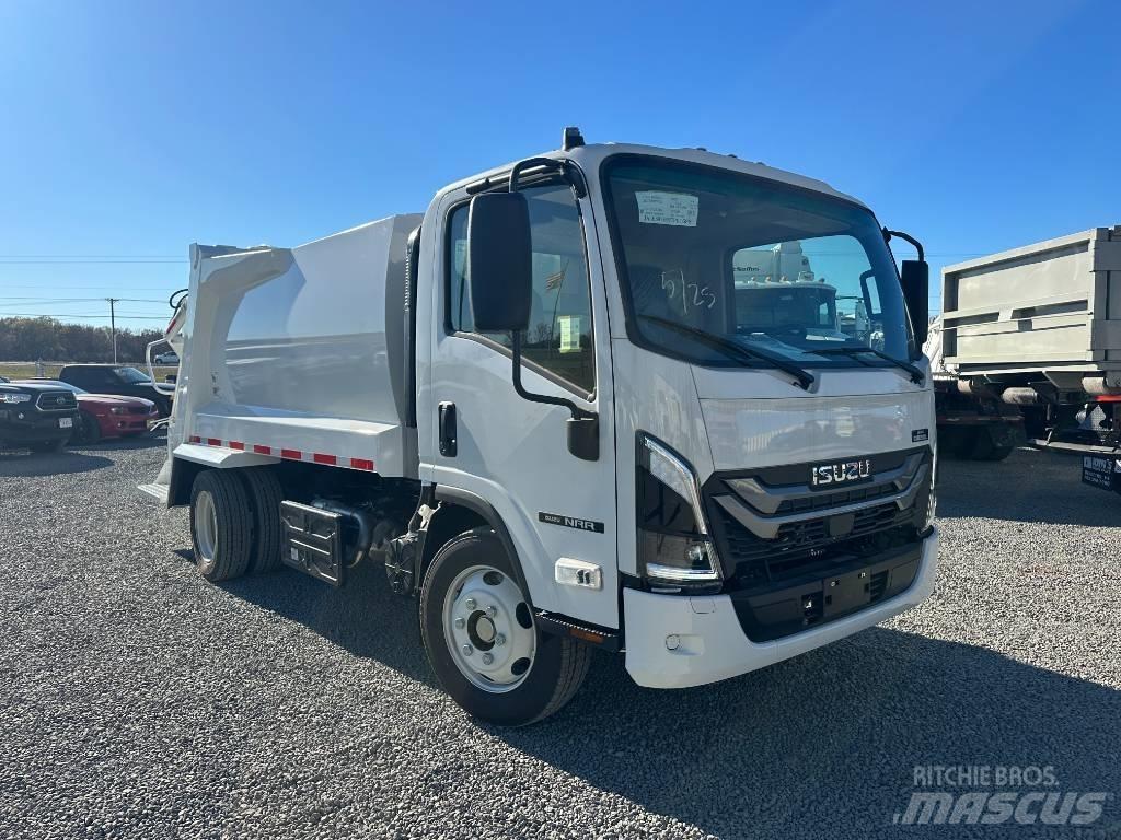 Isuzu NRR Camion dei rifiuti