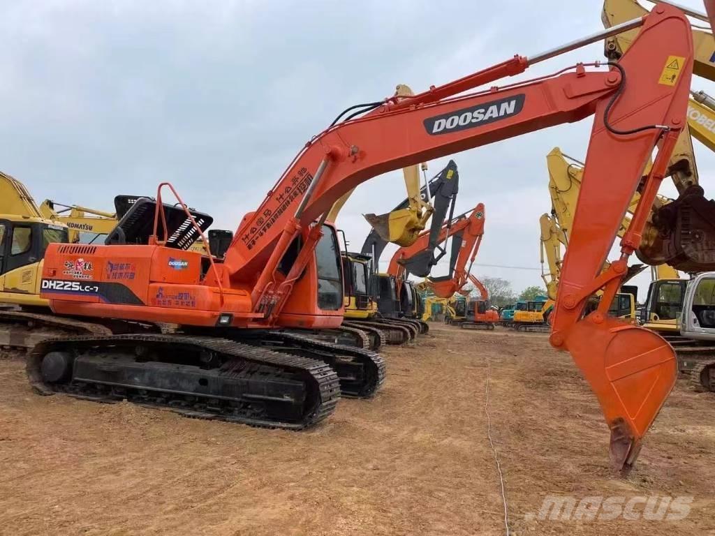 Doosan 225-7 Escavatori cingolati