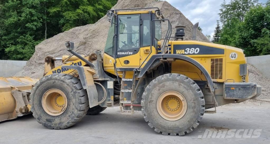 Komatsu WA 380 Pale gommate