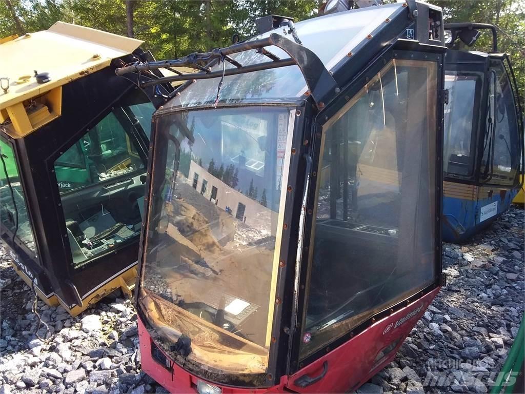 Valmet 901 Cabine e interni