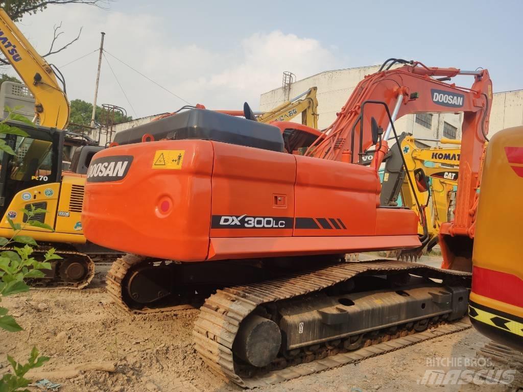 Doosan DX 300 Escavatori cingolati