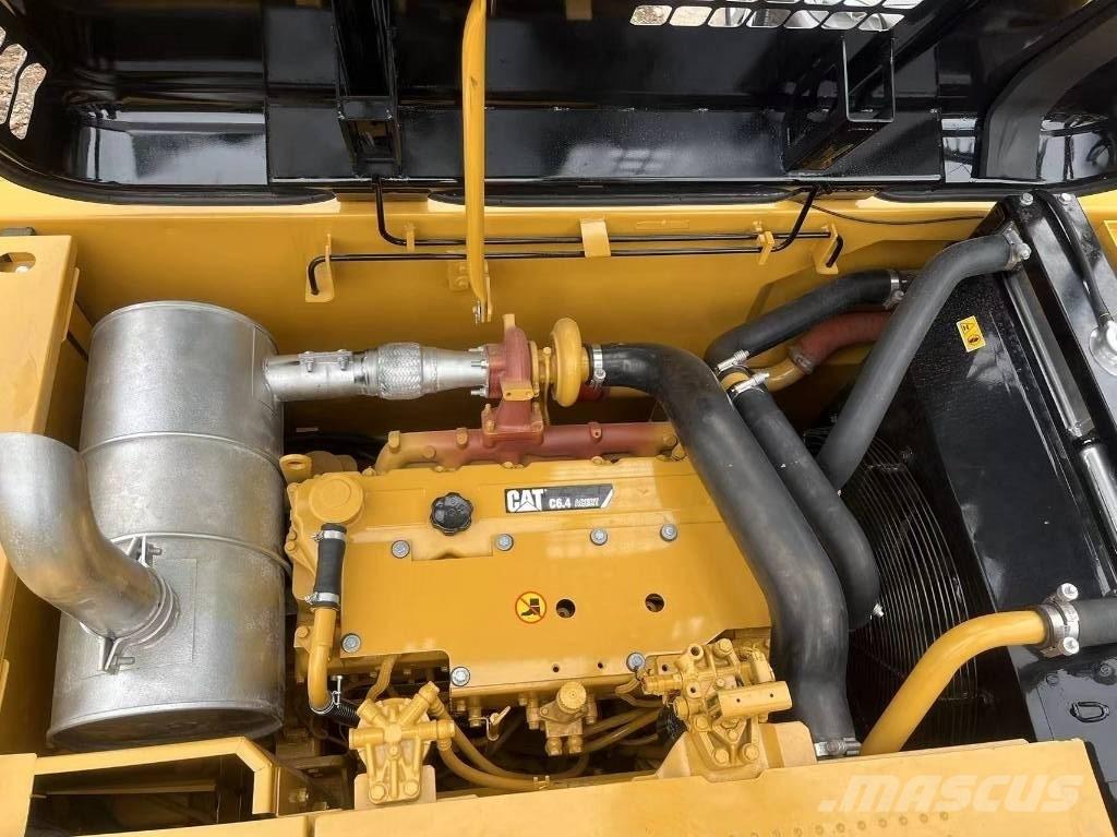 CAT 320 D2 Escavatori cingolati