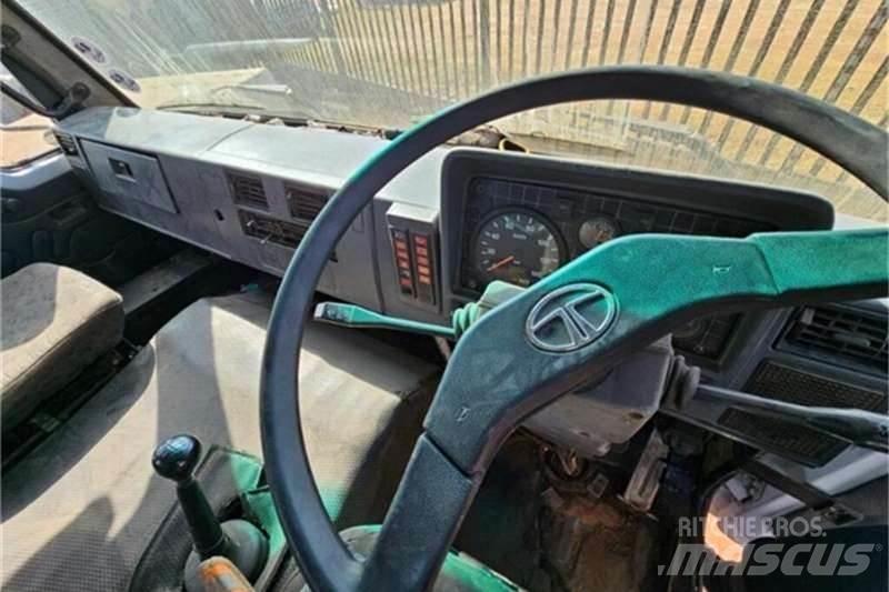 Tata LPK Camion altro