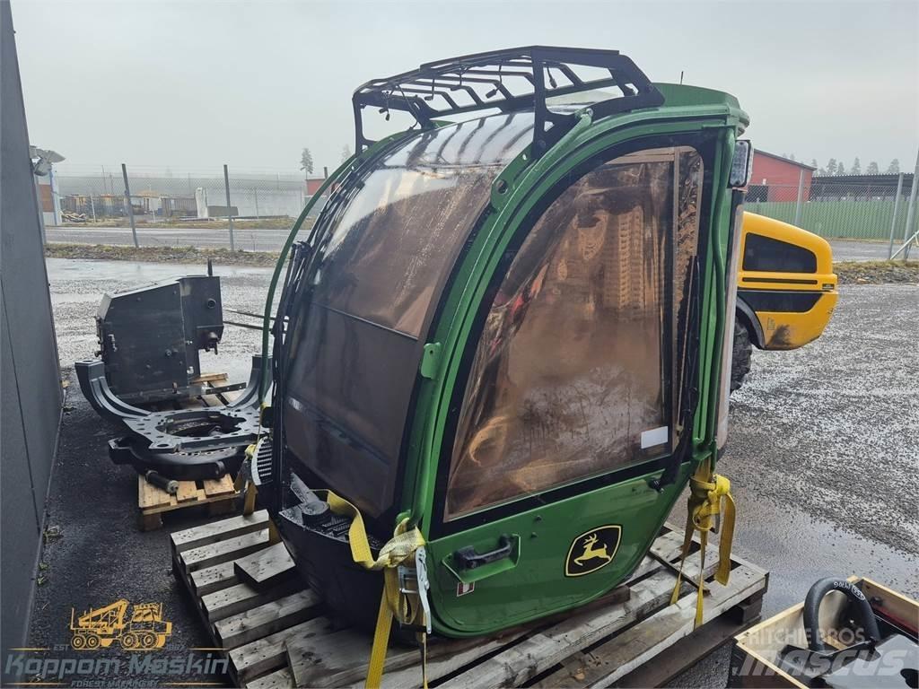 John Deere 1270G Cabine e interni