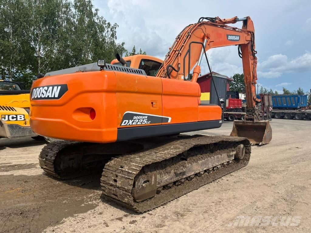 Doosan DX 225 LC Escavatori cingolati