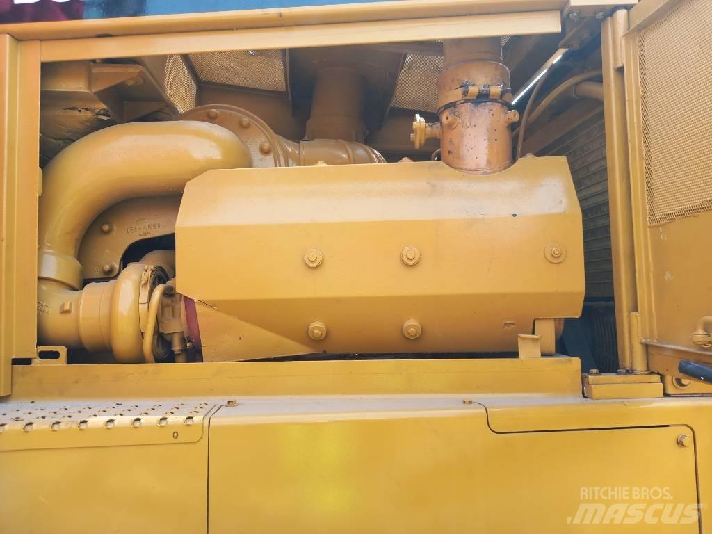 CAT D8R (Abu Dhabi) Dozer cingolati