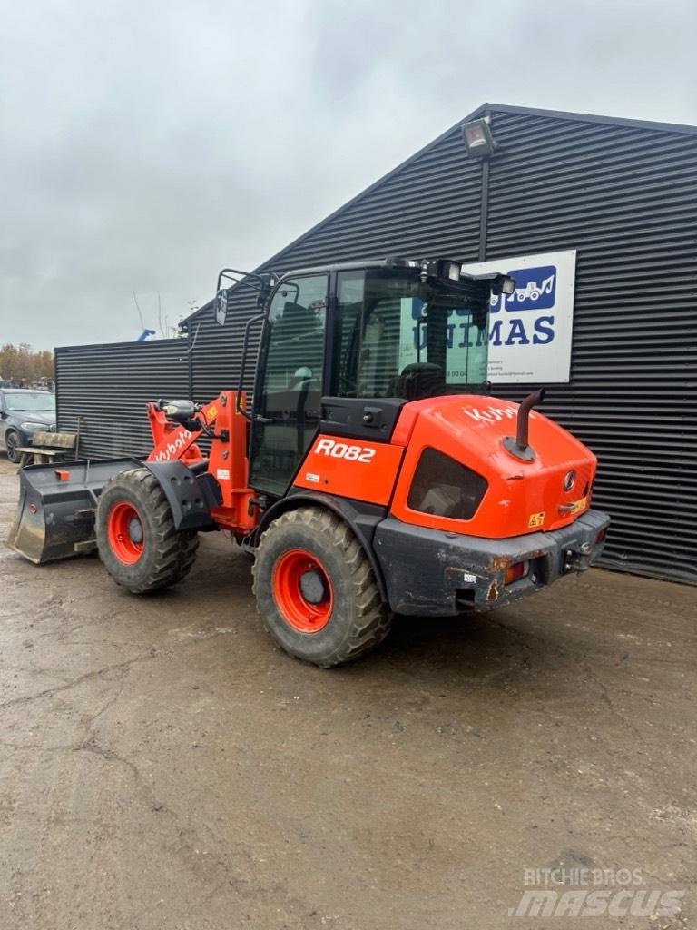 Kubota R 082 Pale gommate