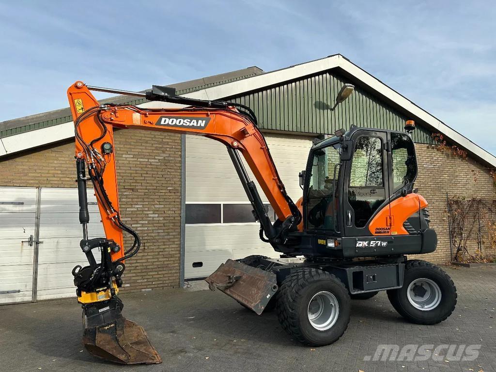Doosan DX57W-7 Escavatori gommati