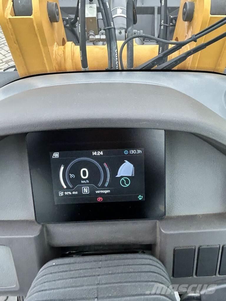 Volvo JL25HZ Pale gommate