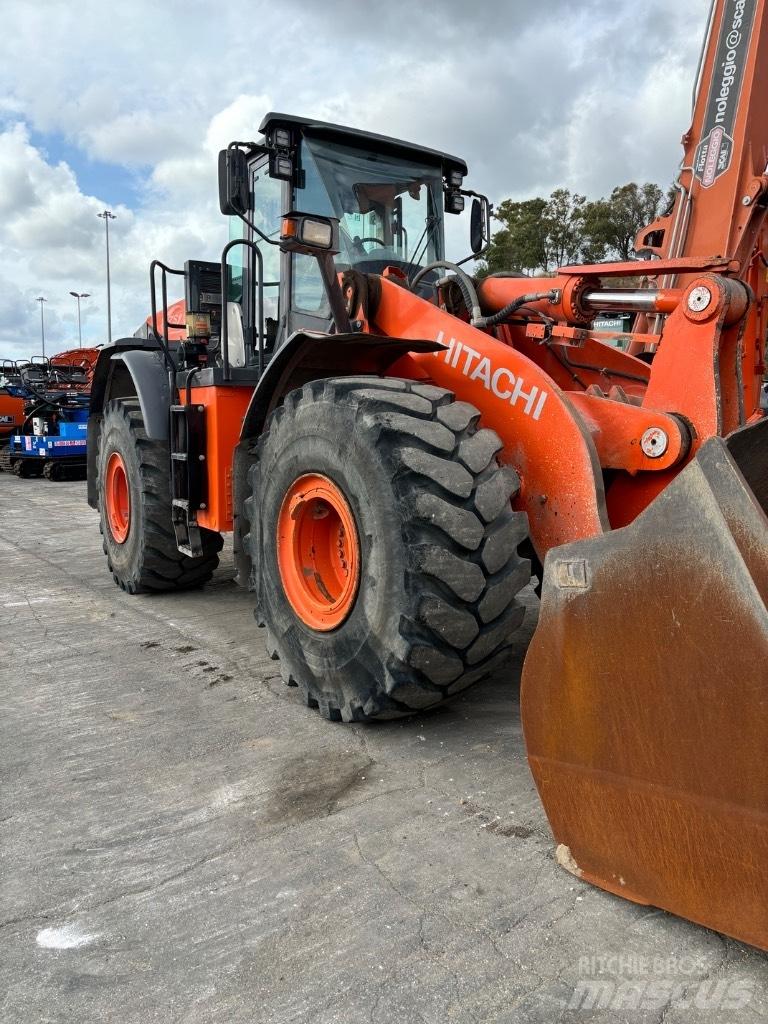 Hitachi ZW 310-6 Pale gommate
