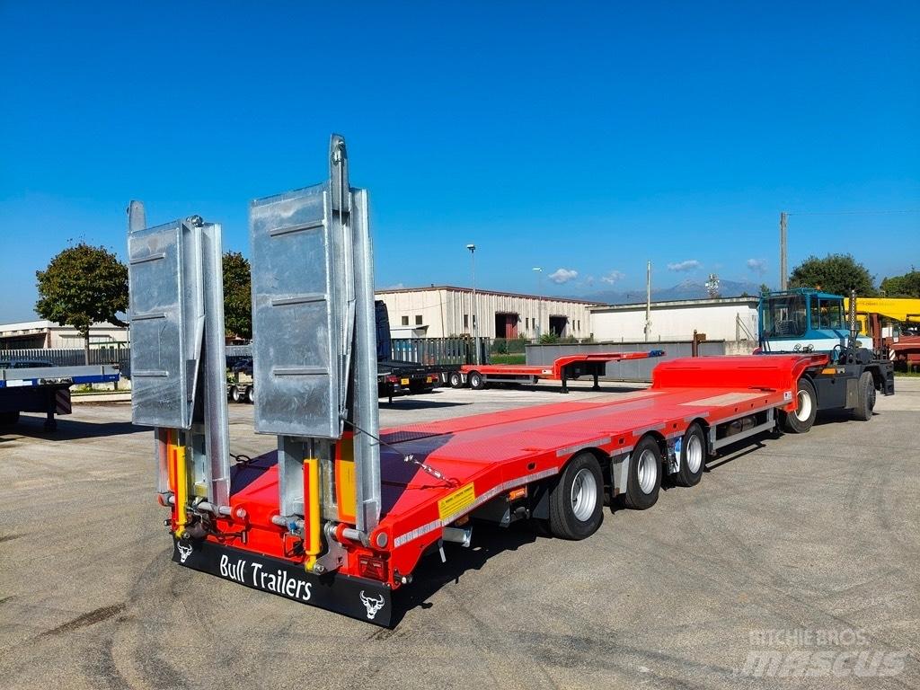 Bull Trailers Taurus Semirimorchio a pianale