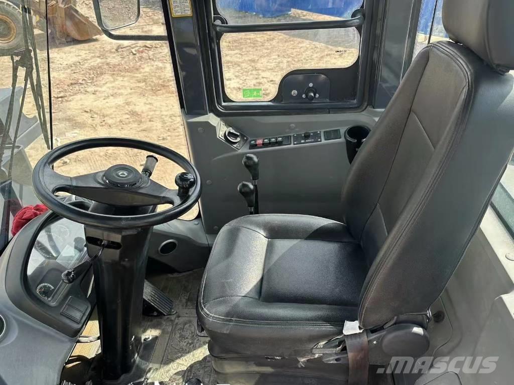 XCMG LW 300 FV Pale gommate