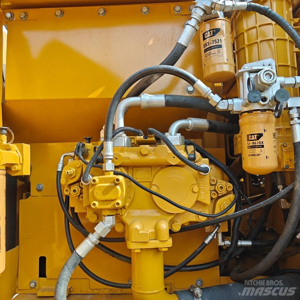 CAT 323 D L Escavatori cingolati