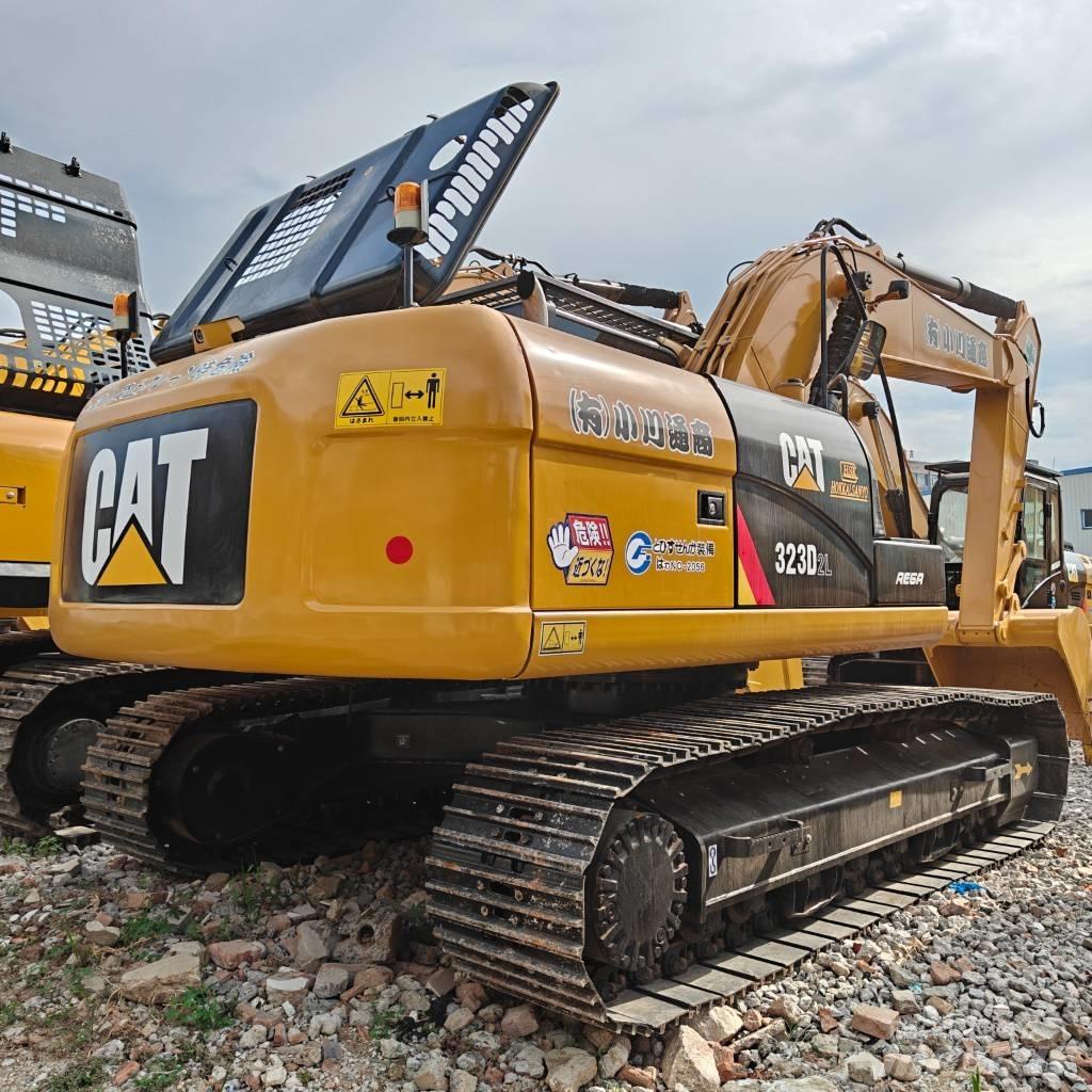 CAT 323 D L Escavatori cingolati