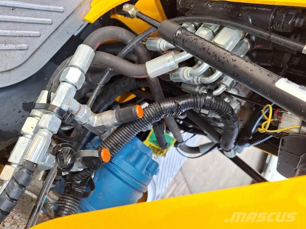 JCB 8008 CTS Miniescavatori