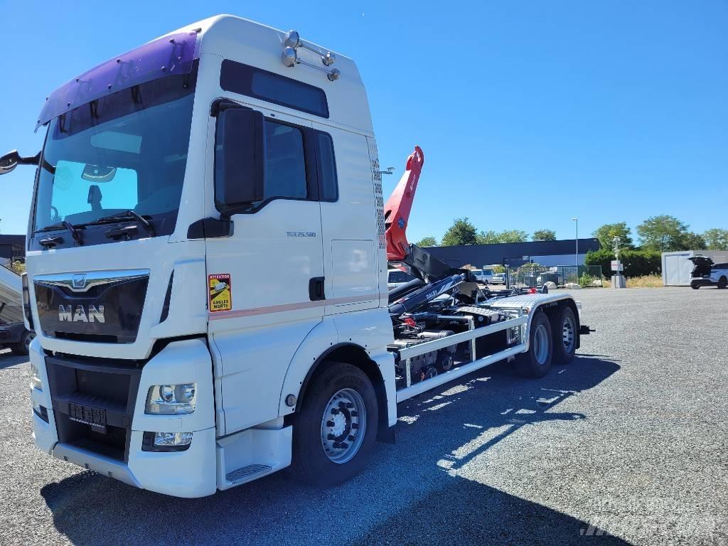 MAN 26.560 Camion con gancio di sollevamento