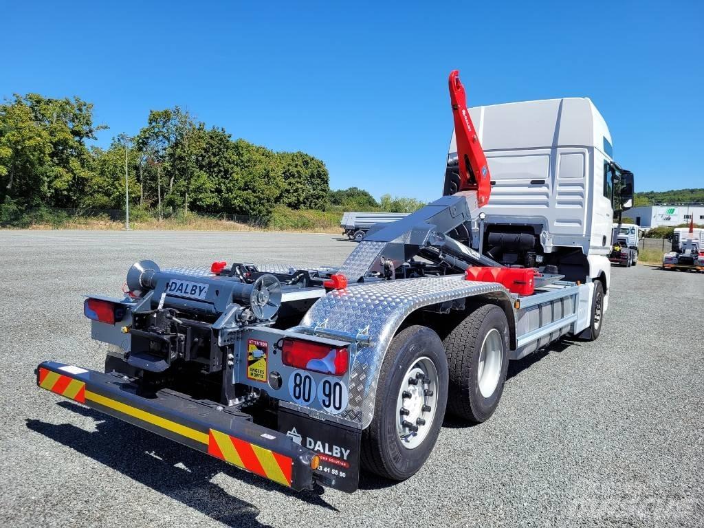 MAN 26.560 Camion con gancio di sollevamento