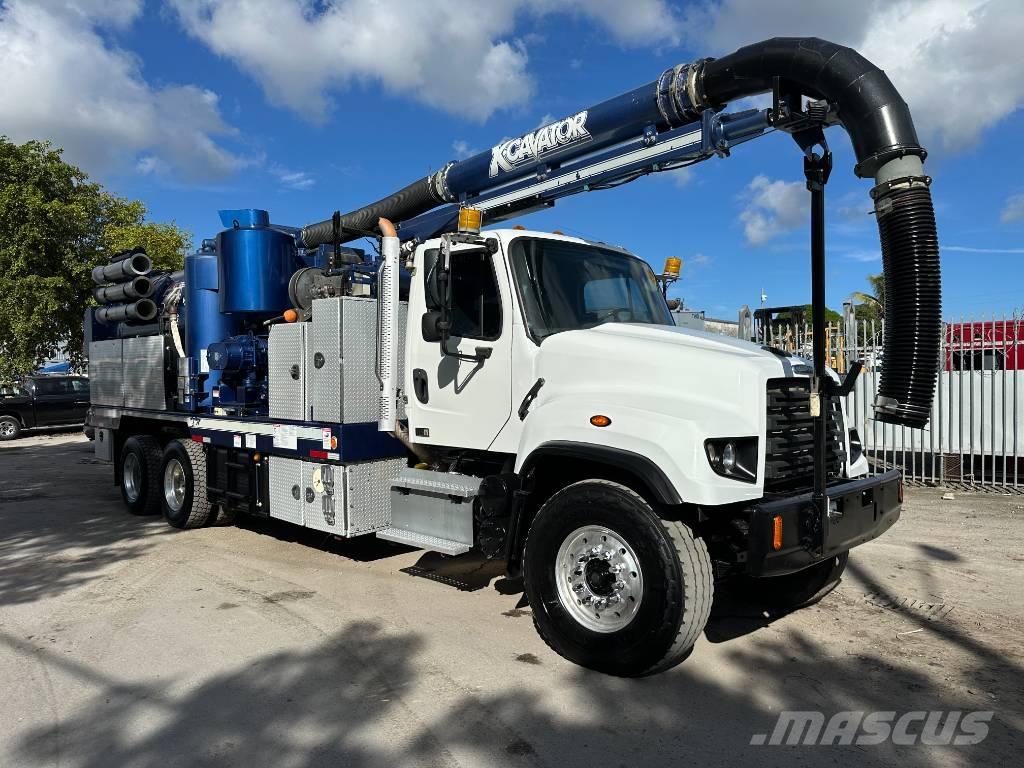 Freightliner 114 SD Camion autospurgo