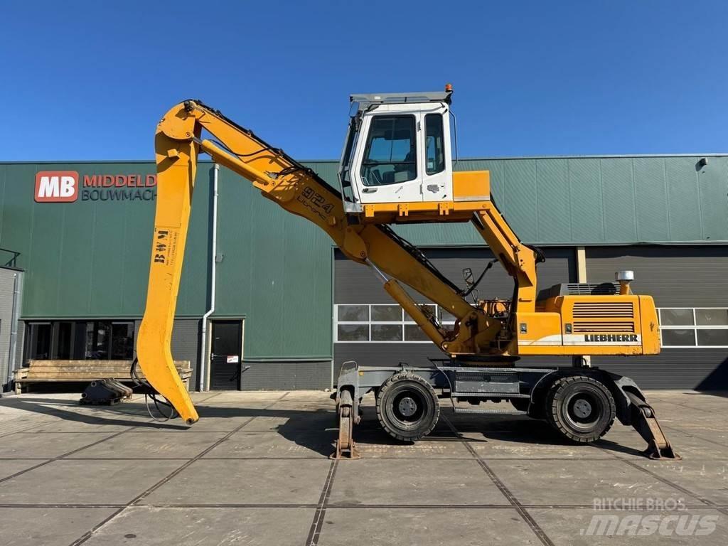 Liebherr A 924 B Movimentazione rifiuti