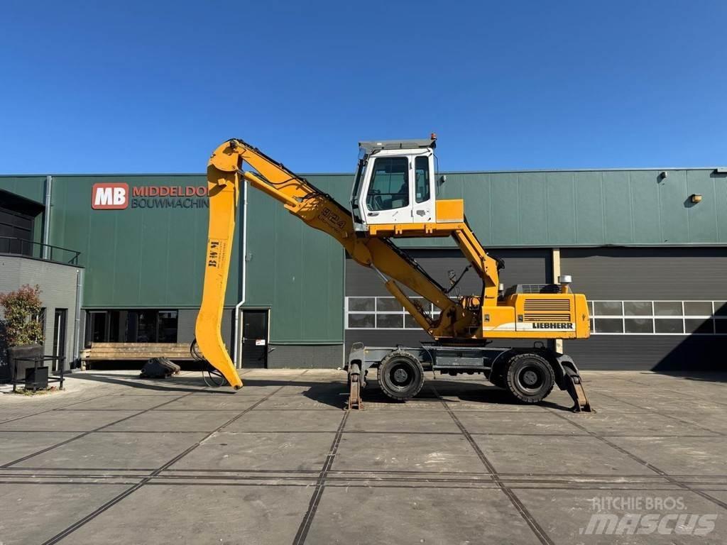 Liebherr A 924 B Movimentazione rifiuti