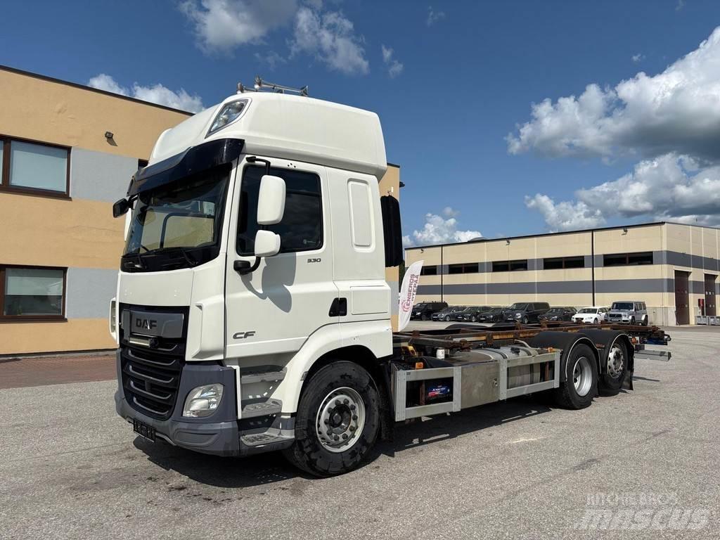 DAF CF 530 6x2 + BDF Camion portacontainer