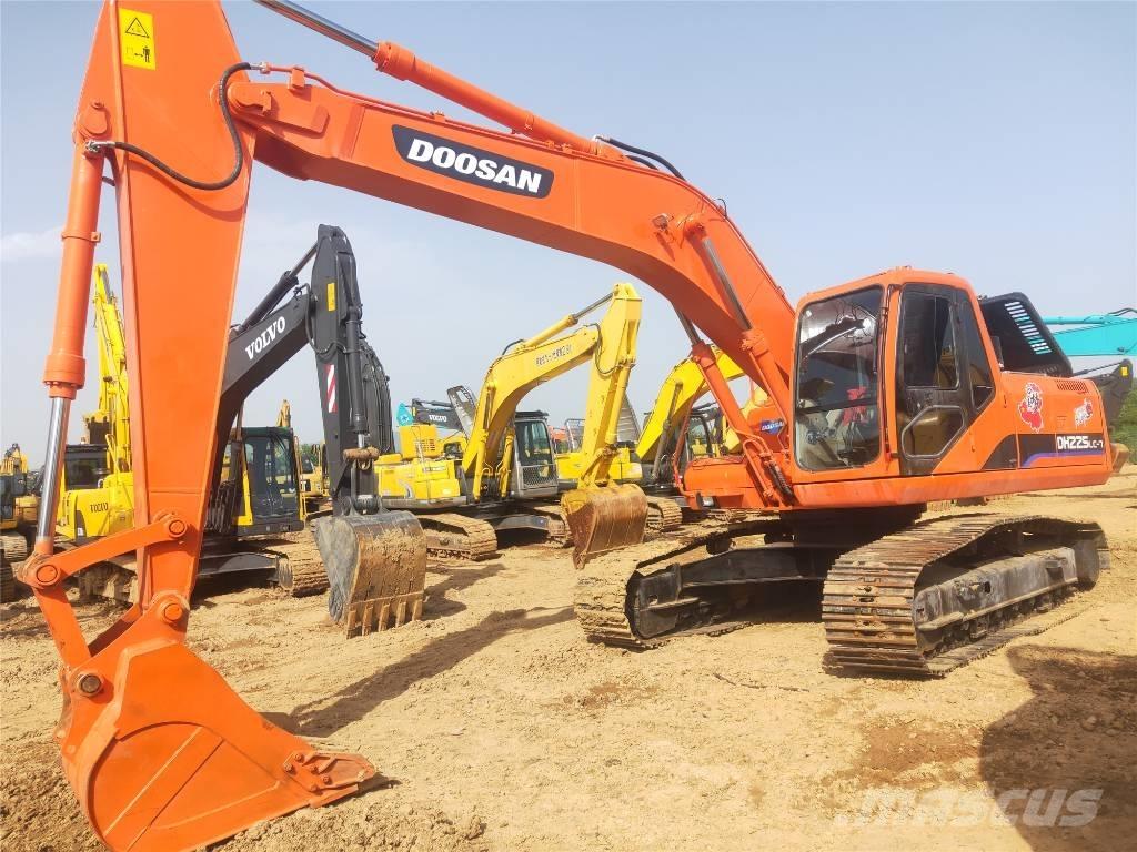 Doosan DH225LC-7 Escavatori cingolati