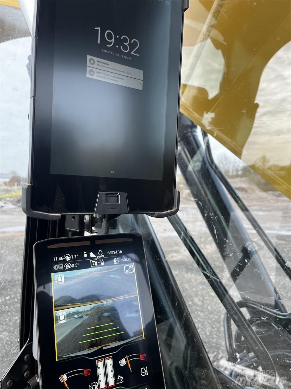 CAT 320 Escavatori cingolati