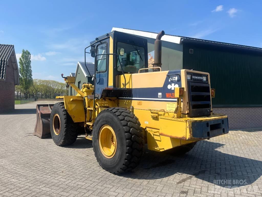 Komatsu WA 320-1 Pale gommate