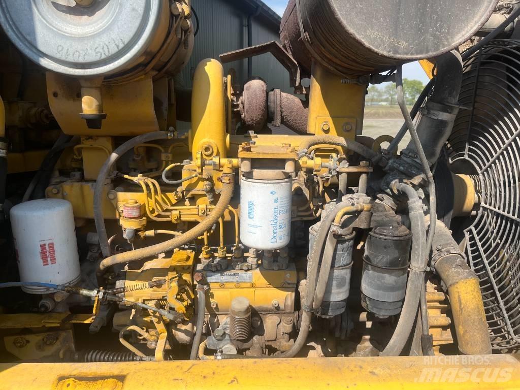 Komatsu WA 320-1 Pale gommate