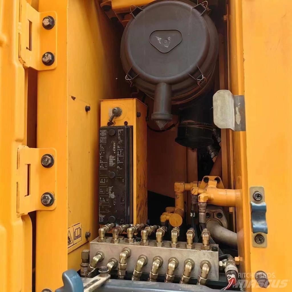 Hyundai 210-9 Escavatori gommati