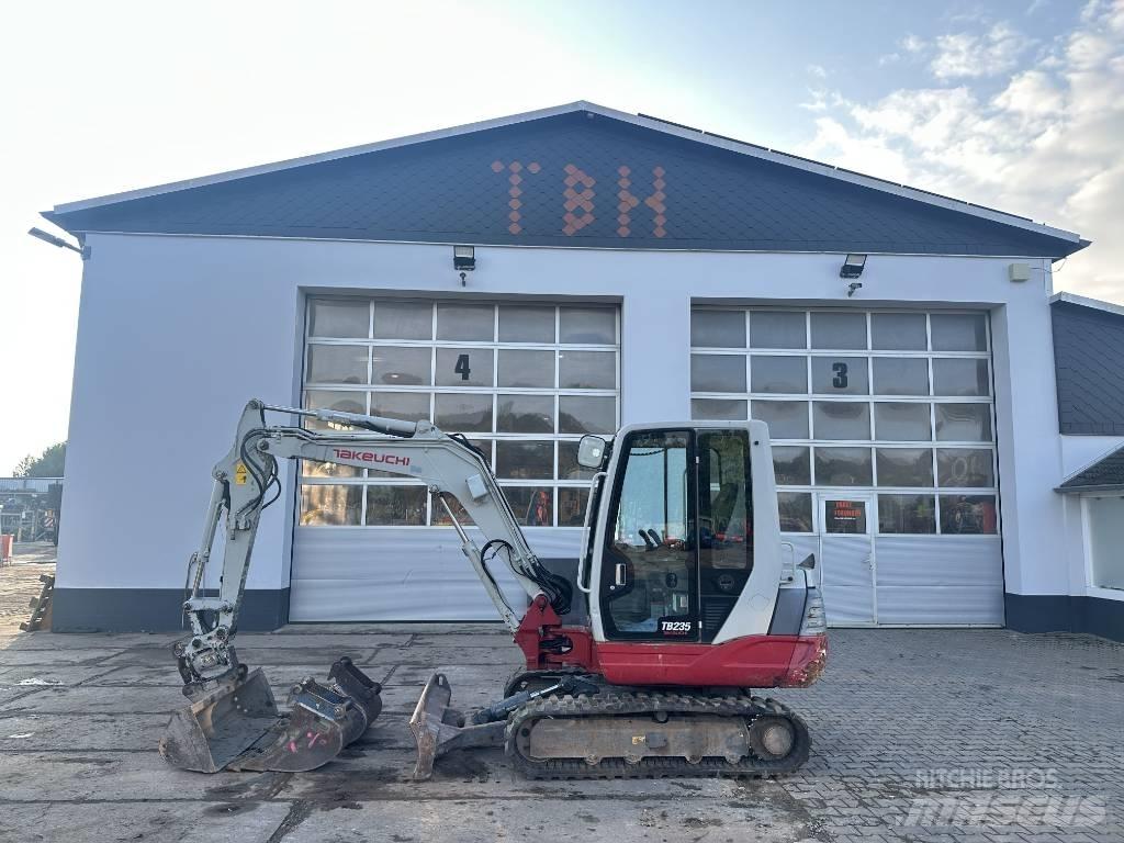 Takeuchi TB 235 Miniescavatori