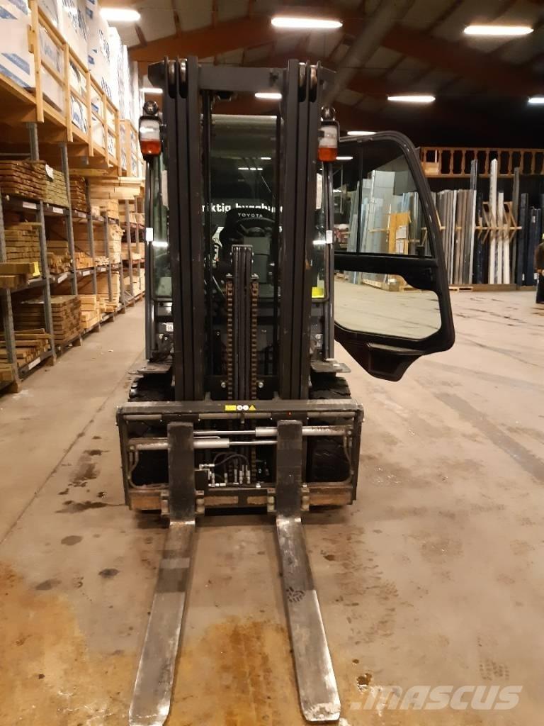 Toyota 02-8FDF30 Carrelli elevatori diesel