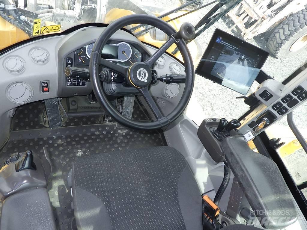 Volvo L 220 H Pale gommate
