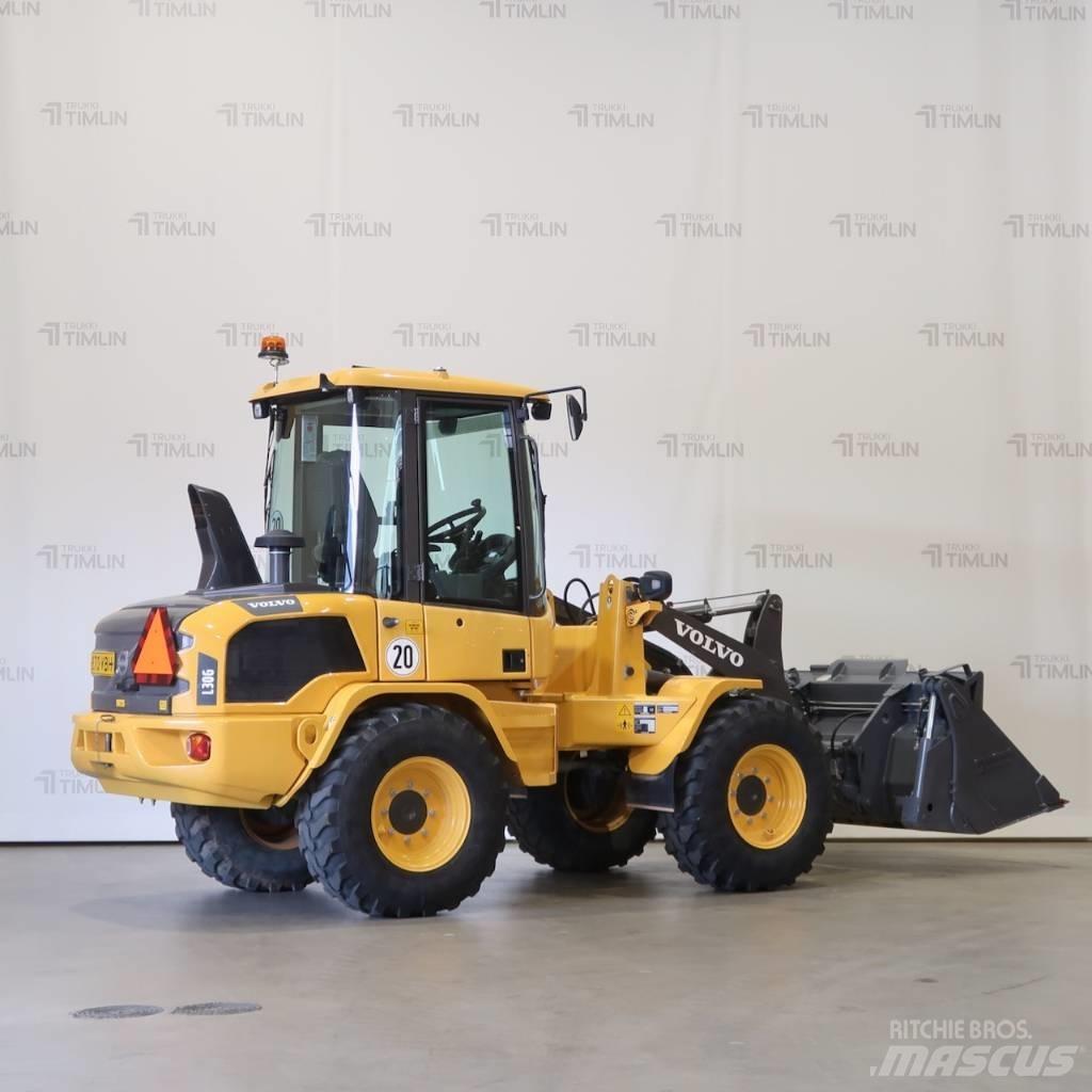 Volvo L30G Pale gommate