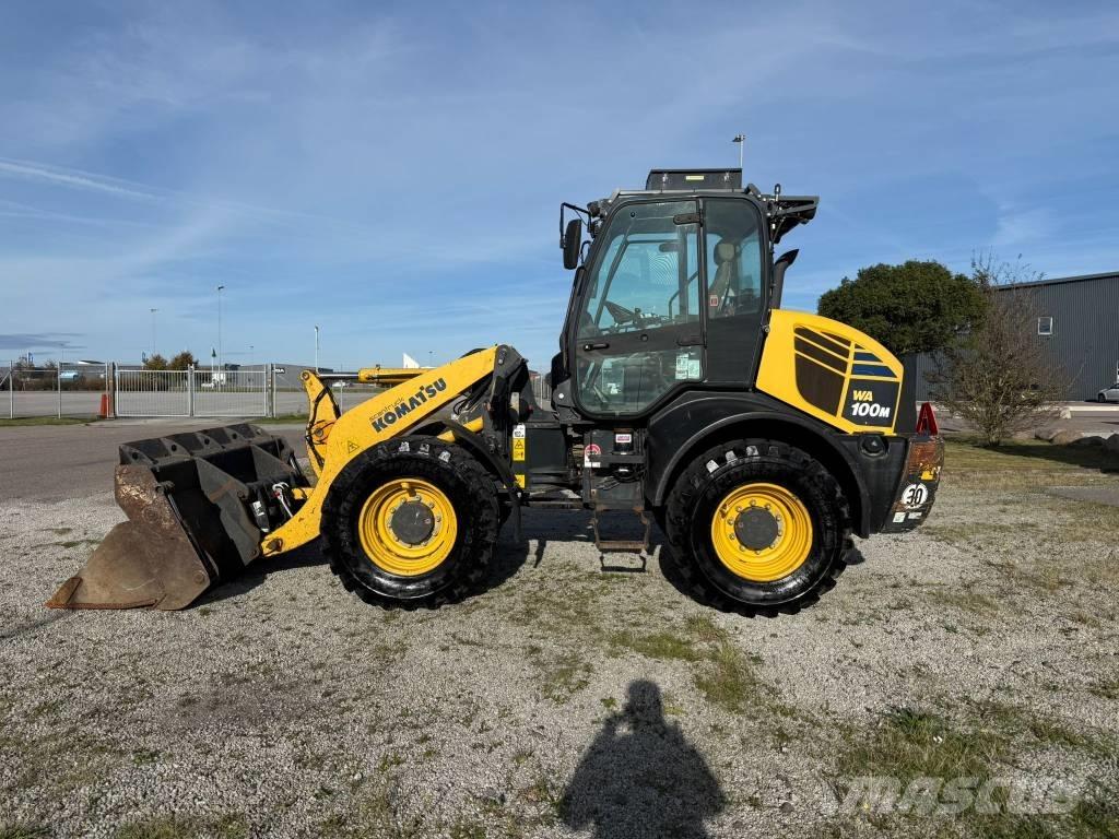 Komatsu WA 100M-7 Pale gommate