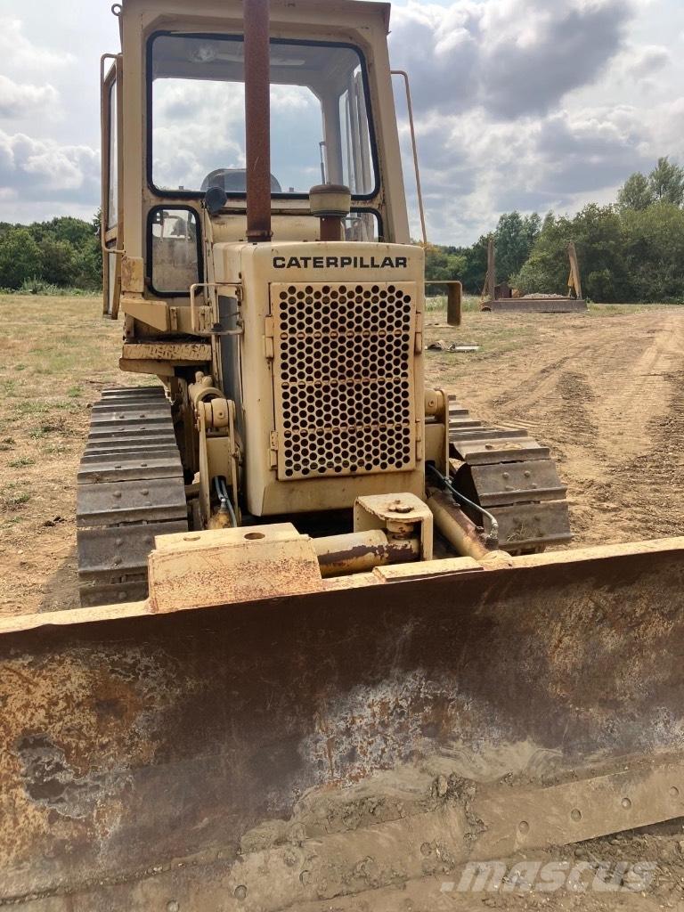 CAT D 3 B Dozer cingolati