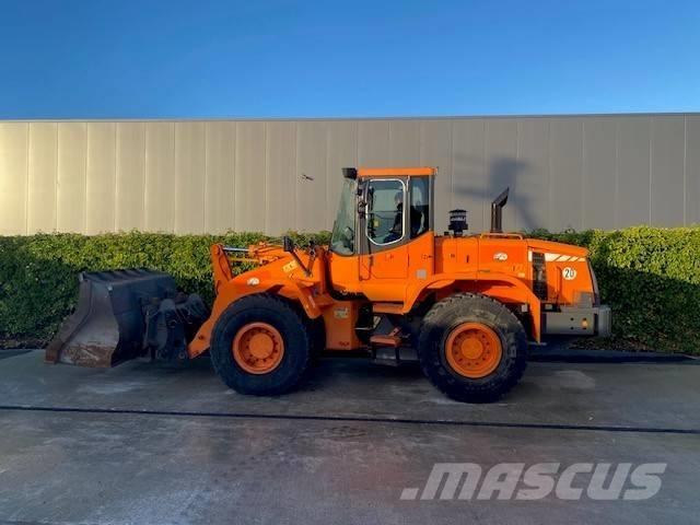 Doosan DL 200 Pale gommate