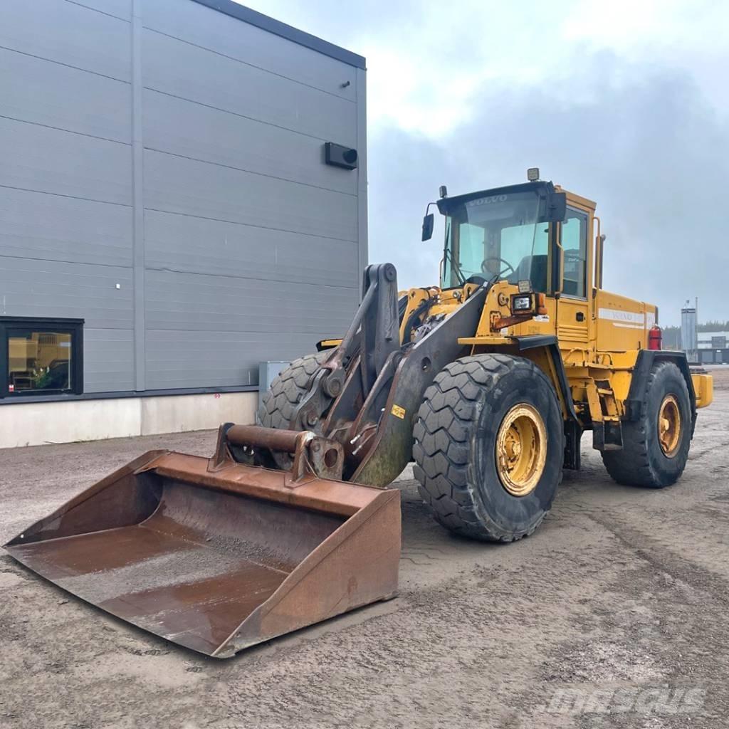 Volvo L 120 C Pale gommate