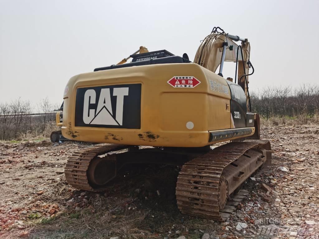CAT 323 D L Escavatori cingolati