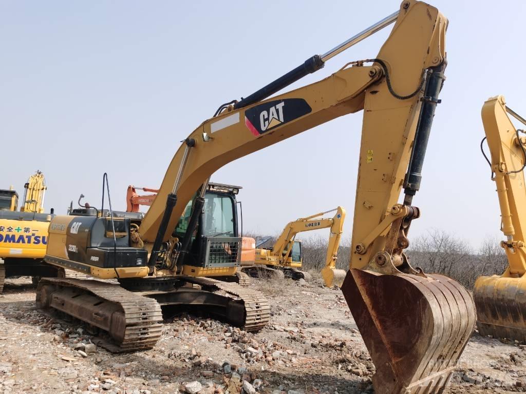 CAT 323 D L Escavatori cingolati