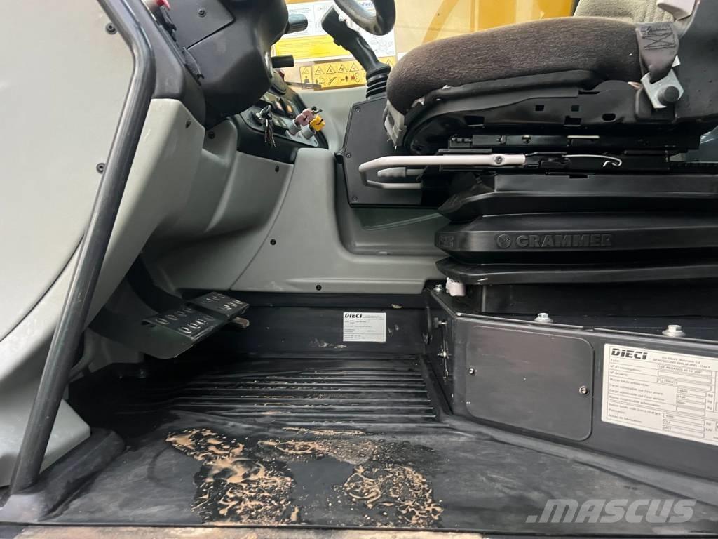 Dieci Pegasus 40.18 Sollevatori telescopici