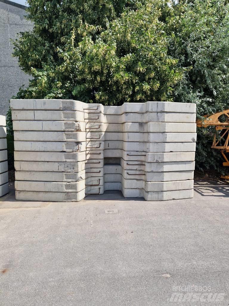 Potain IGO T 85 A Gru automontanti
