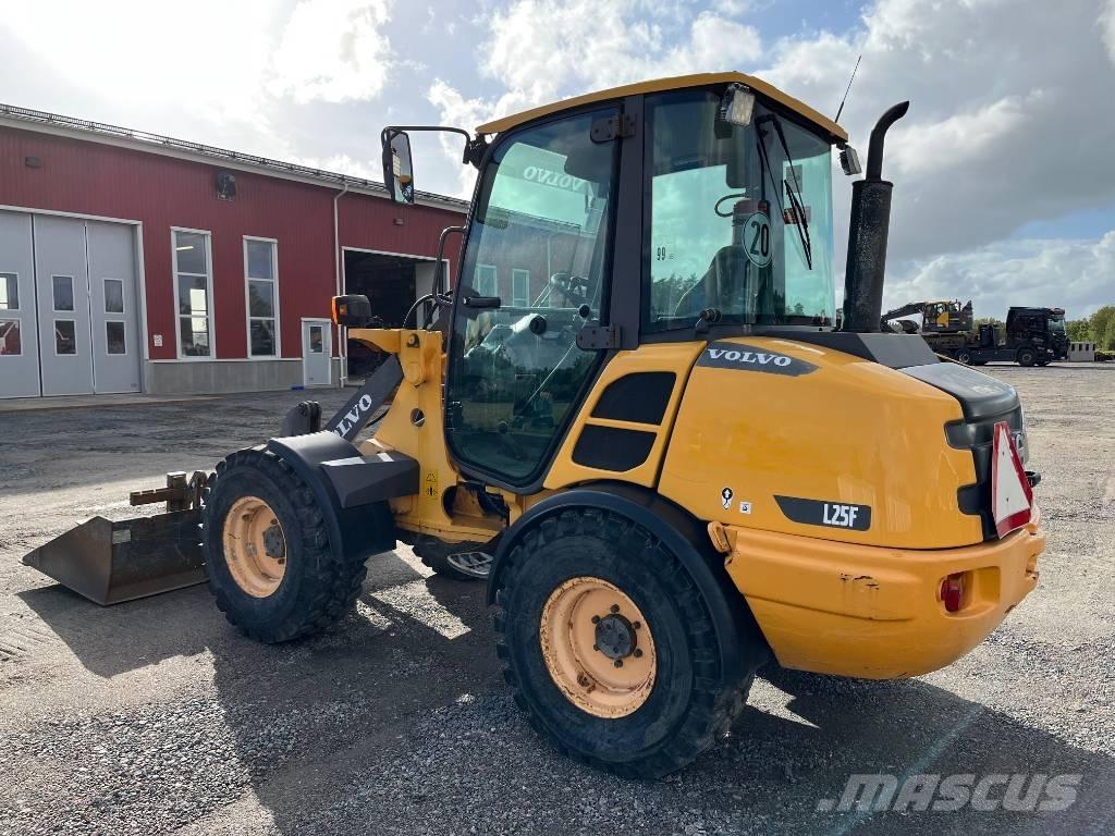 Volvo L 25 F Pale gommate