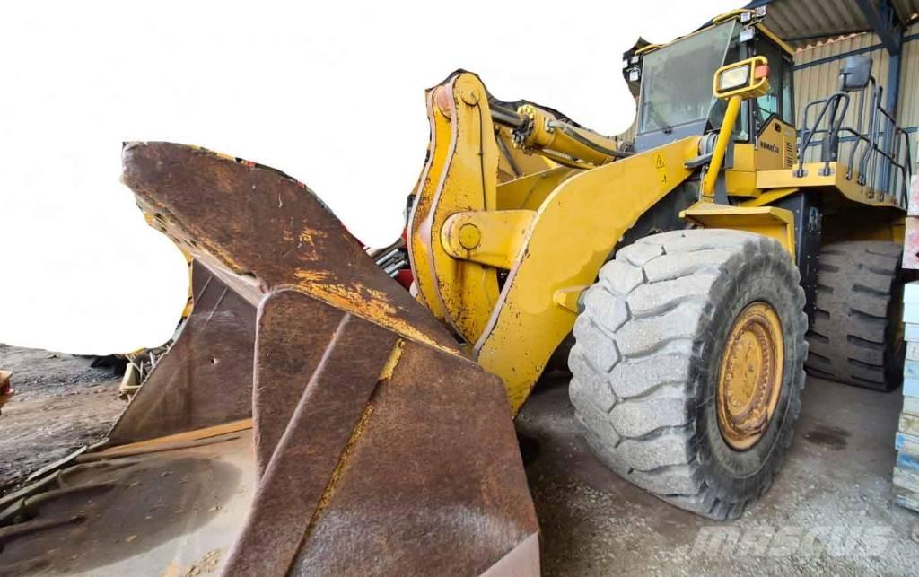 Komatsu WA 600-6 Pale gommate