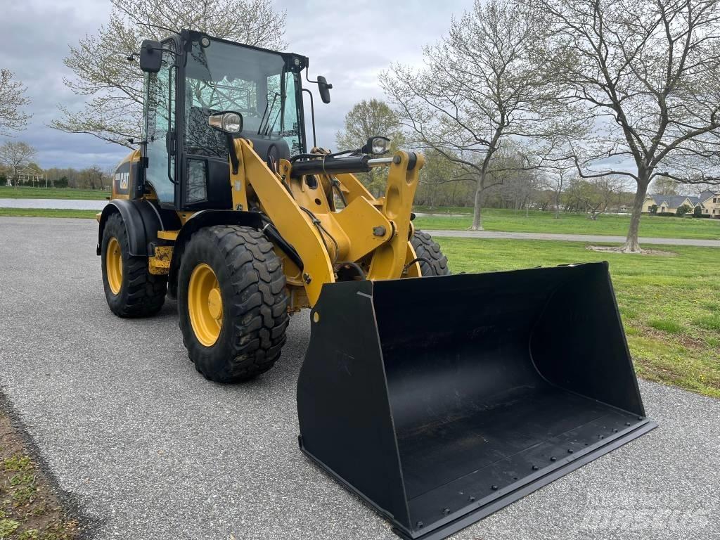 CAT 908M Pale gommate
