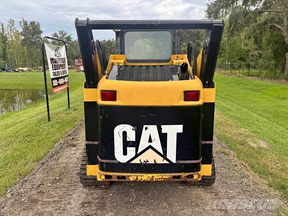 CAT 257B Mini Pale Gommate