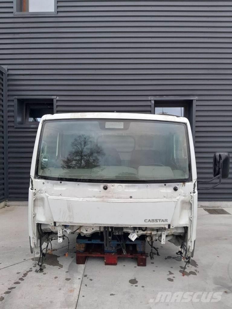 Nissan Cabstar Cabine e interni